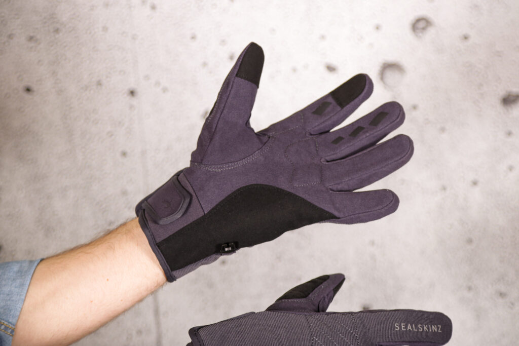 2021 Sealskinz Waterproof All Weather Multi-Activity Glove with Fusion Control – palm.jpg
