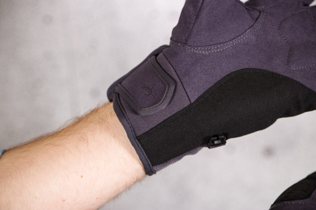 2021 Sealskinz Waterproof All Weather Multi-Activity Glove with Fusion Control – strap.jpg