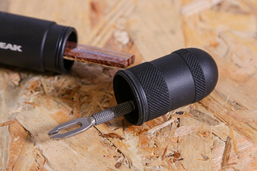 2021 Topeak Tubi Pod – open tool.jpg