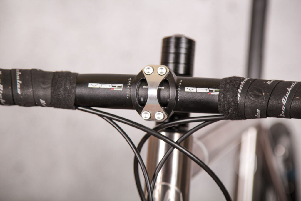 2021 Van Nicholas Ventus – bars 2.jpg