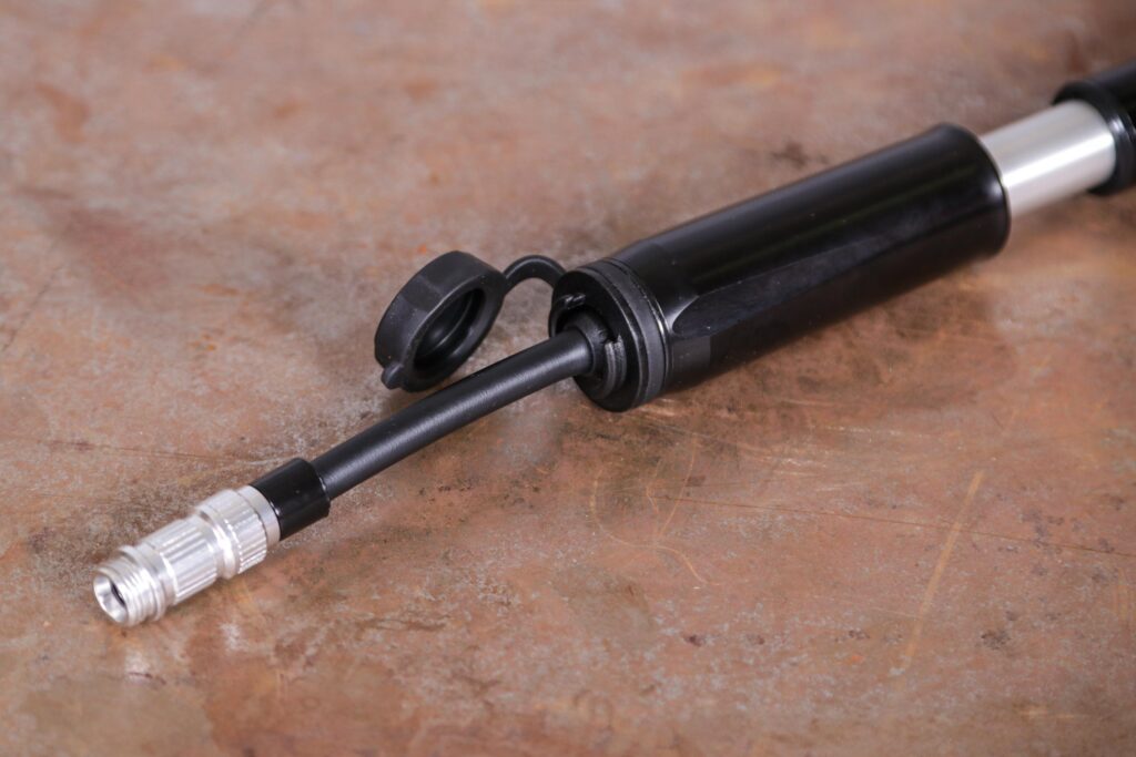 2021 Velochampion Professional Bike Pump with Twin Valve Flexi Hose and Pressure Gauge – hose.jpg