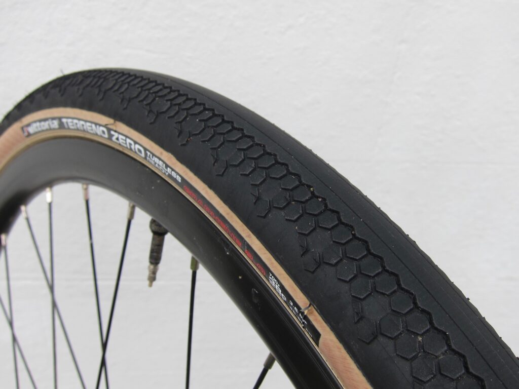 2021 Vittoria Terreno Zero Tubeless Gravel Tyre Tread 2.jpg