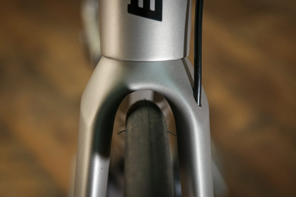 BMC TeamMachine SLR Two – fork clearance.jpg