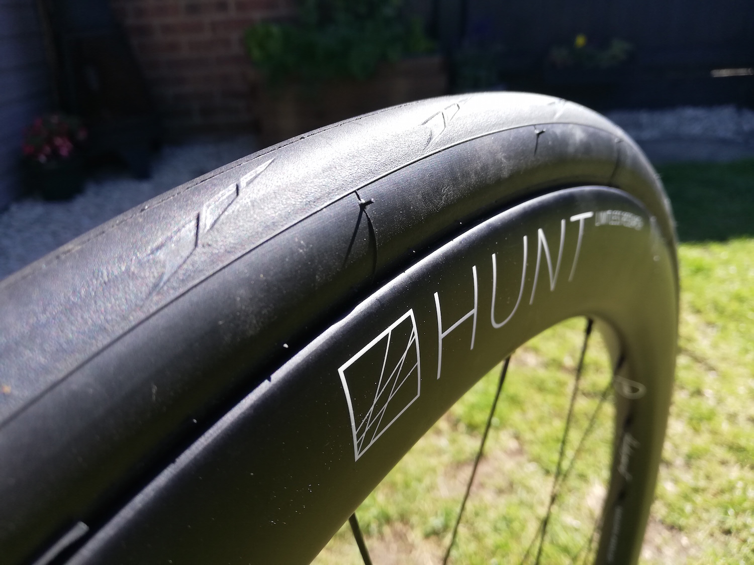 2020 Hunt 48 Limitless Aero Disc Tyres Fitted 2