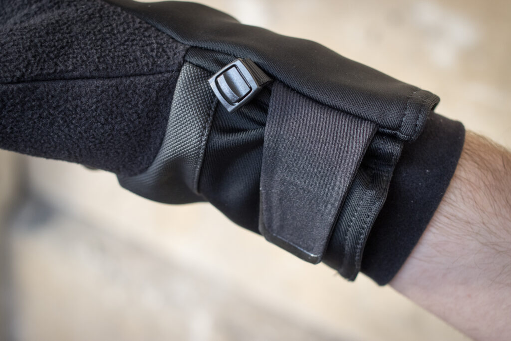 2021 Bontrager Velocis Winter glove – cuff.jpg