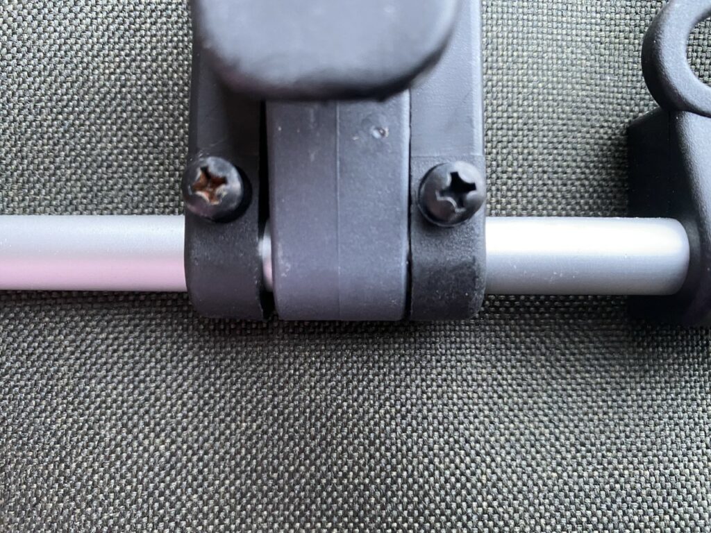 2021 Brooks Scape Panniers rusting screws.jpg