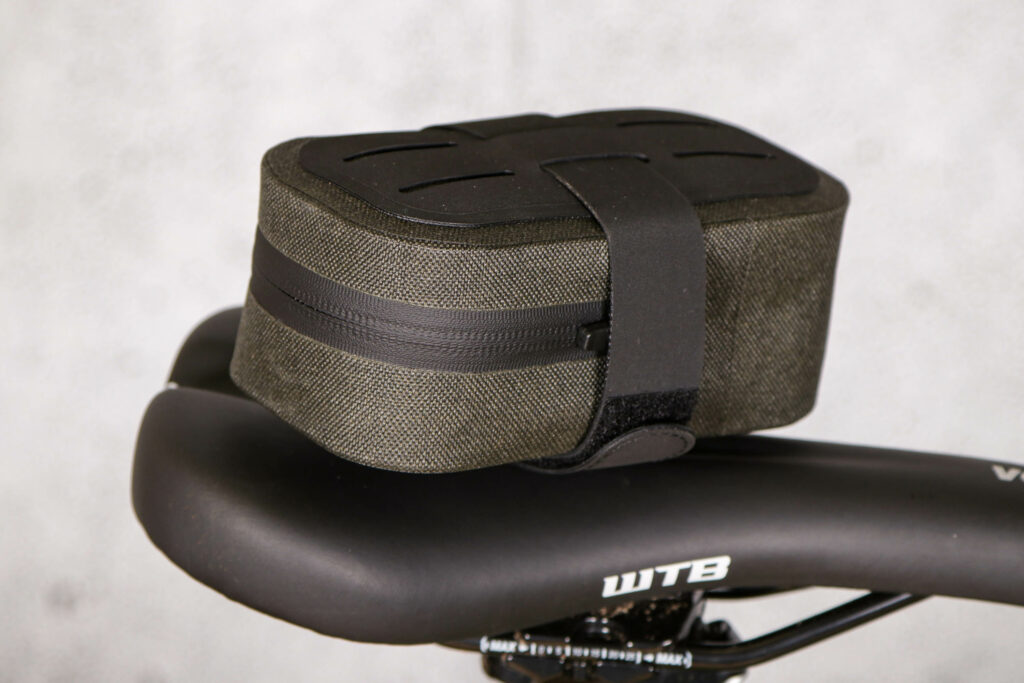 2021 Brooks Scape Saddle Pocket Bag 2.jpg
