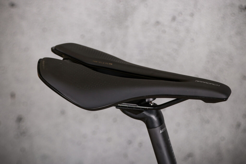 2021 Giant Contend SL 1 Disc &ndash; saddle.jpg