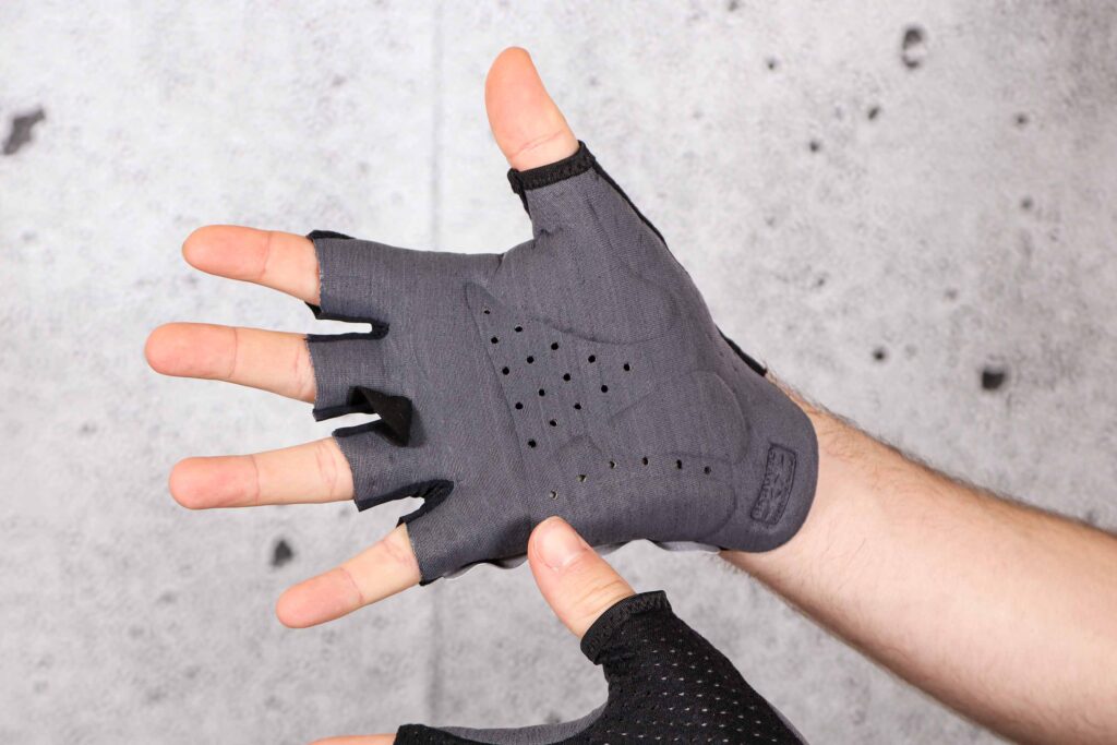 2021 Q36.5 Unique Gloves &ndash; palm.jpg