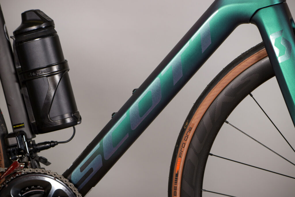 2021 Scott Addict eRide – down tube.jpg