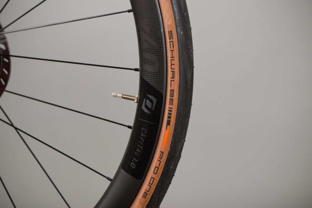 2021 Scott Addict eRide – rim and tyre.jpg