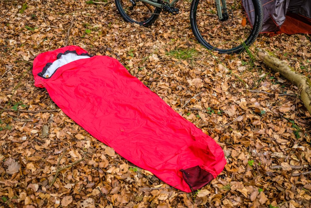 Decathlon &ndash; Intro to Bikepacking Sleeping mat bag bivvy-3
