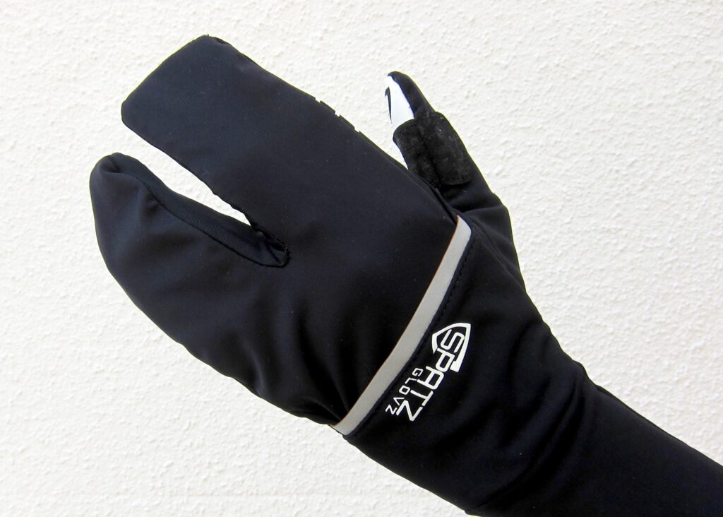 SPATZ GLOVZ Race Gloves – Cover Detail.jpg