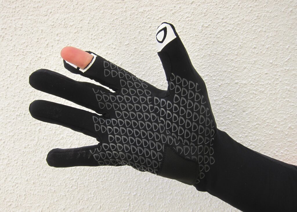 SPATZ GLOVZ Race Gloves – Finger Hole.jpg