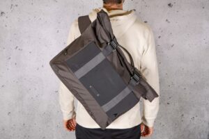 2021 Altura Grid Messenger Bag.jpg