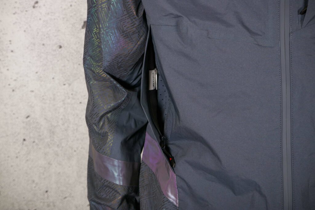 2021 Altura Nightvision Hurricane Waterproof Jacket – pocket.jpg