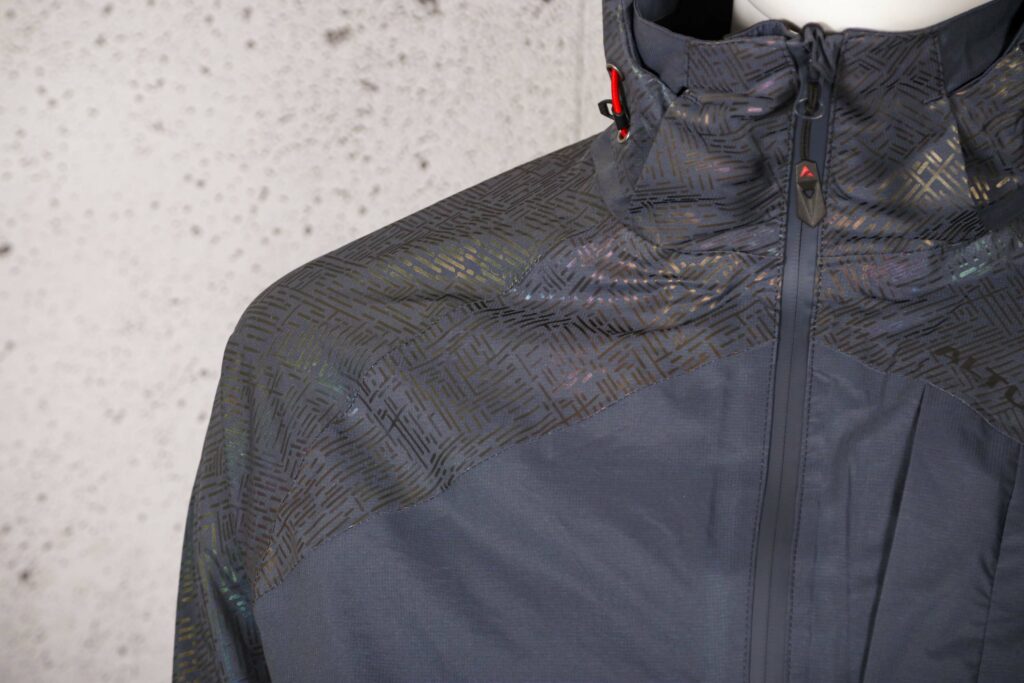 2021 Altura Nightvision Hurricane Waterproof Jacket – shoulder.jpg