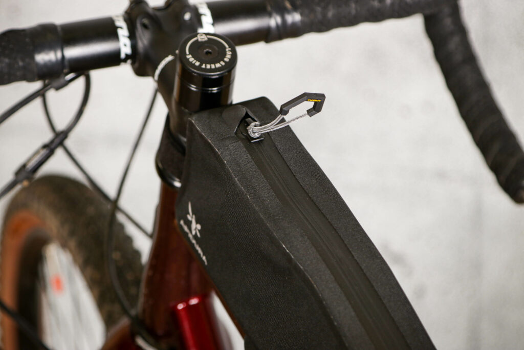 2021 Apidura Racing Long Top Tube Pack – zip