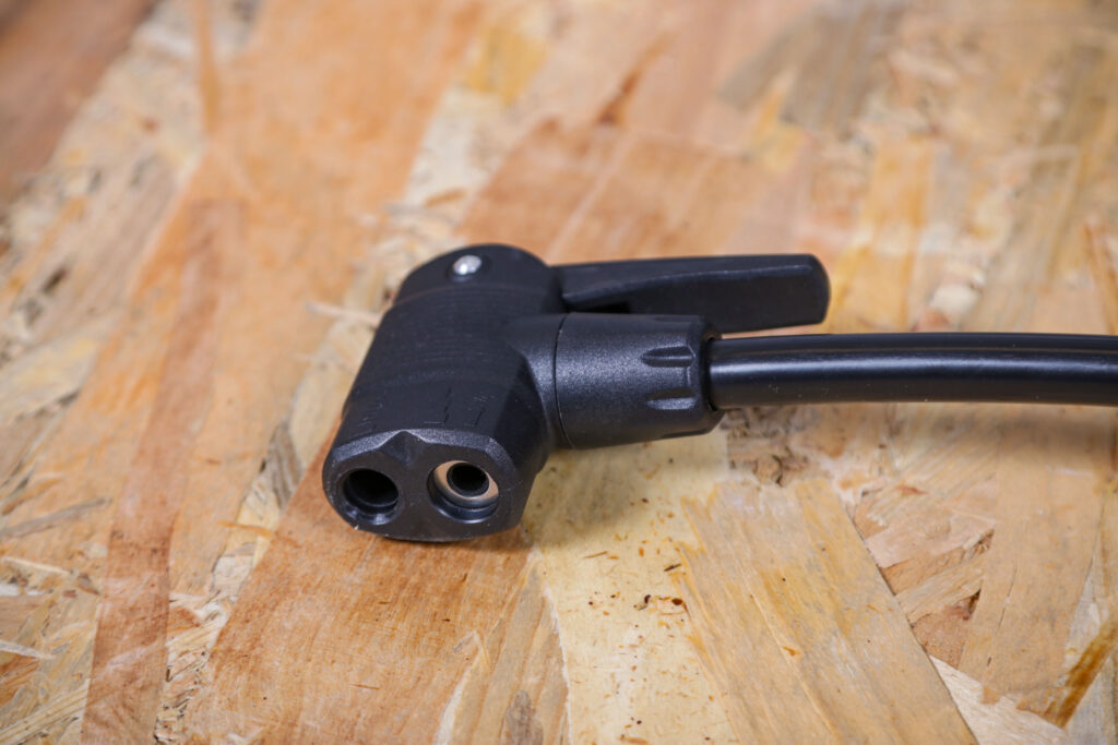 2021 Bontrager TLR Flash Can pump – valve head.jpg