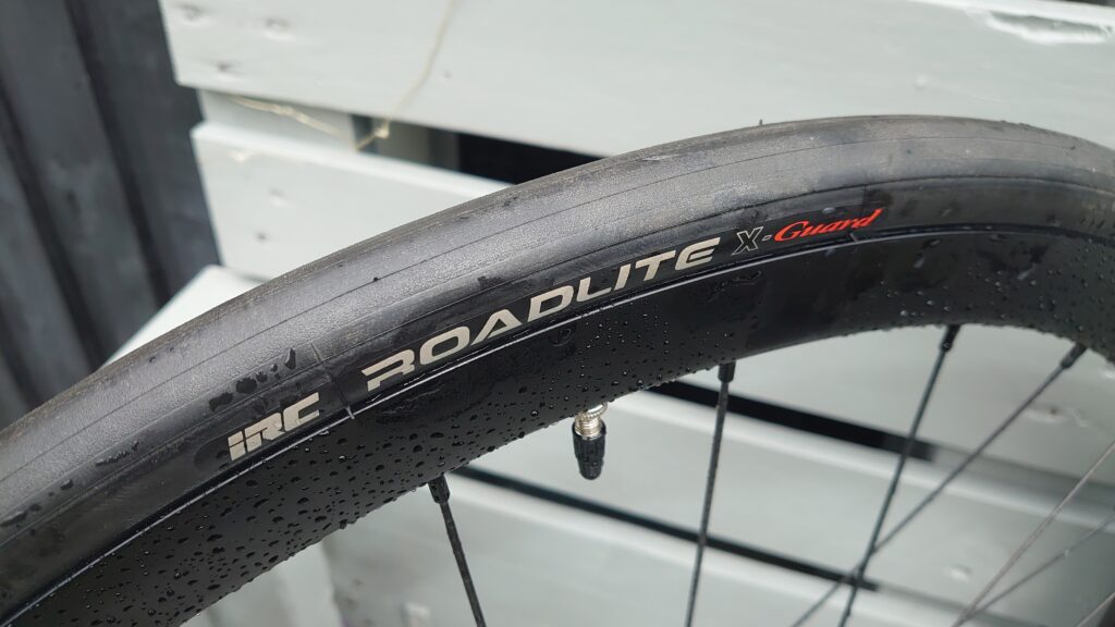 2021 IRC Roadlite X-guard tyre 25mm Clincher Fitted 1.JPG