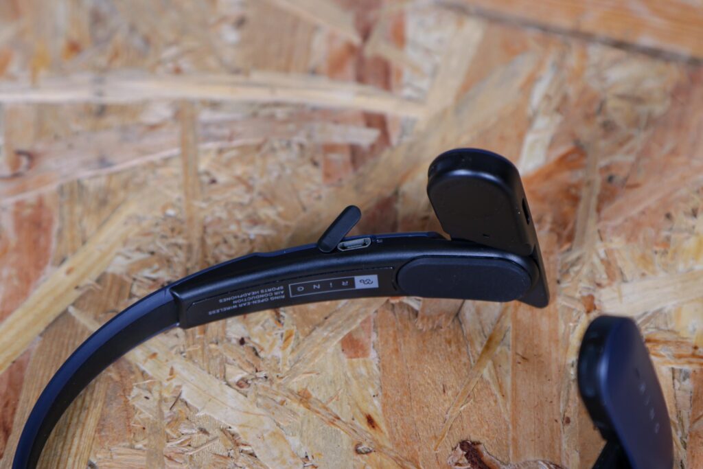 2021 Mu6 Ring Open-air Wireless Air Conduction Sports Headphone – charging port.jpg