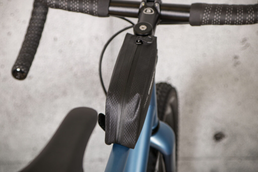 2021 PRO Discover Team Top Tube Bag – top.jpg