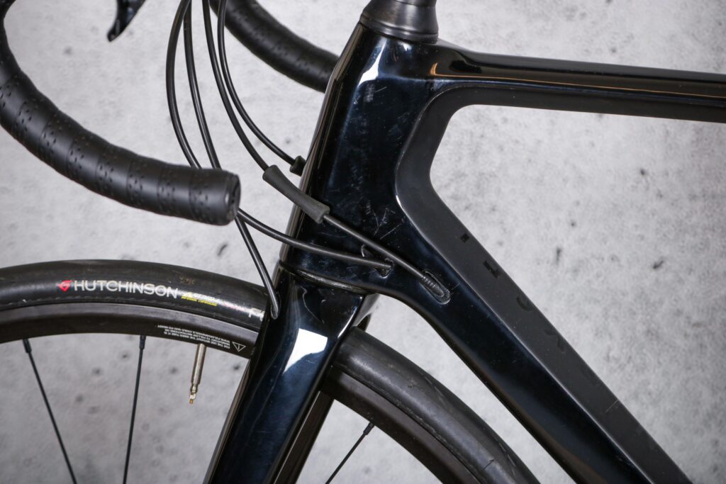 2021 Van Rysel EDR CF 105 Disc Road – cable route.jpg