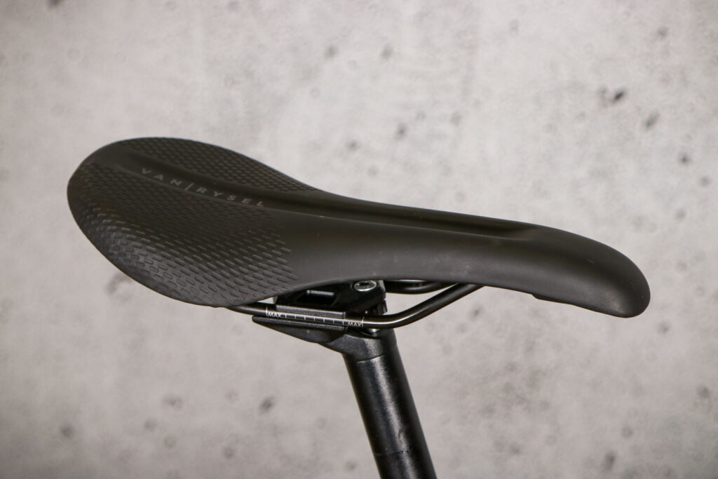 2021 Van Rysel EDR CF 105 Disc Road – saddle.jpg