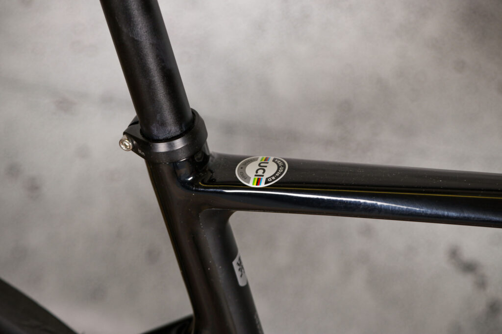 2021 Van Rysel EDR CF 105 Disc Road – UCI stocker.jpg