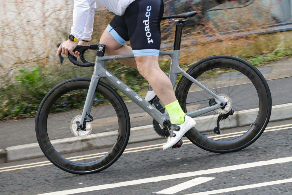 2021 Vitus ZX1 EVO CRS Di2 – riding 2.jpg