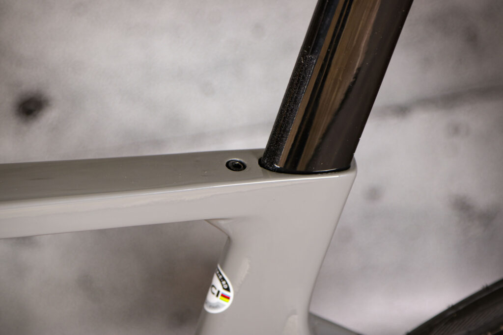 2021 Vitus ZX1 EVO CRS – seat post bolt.jpg