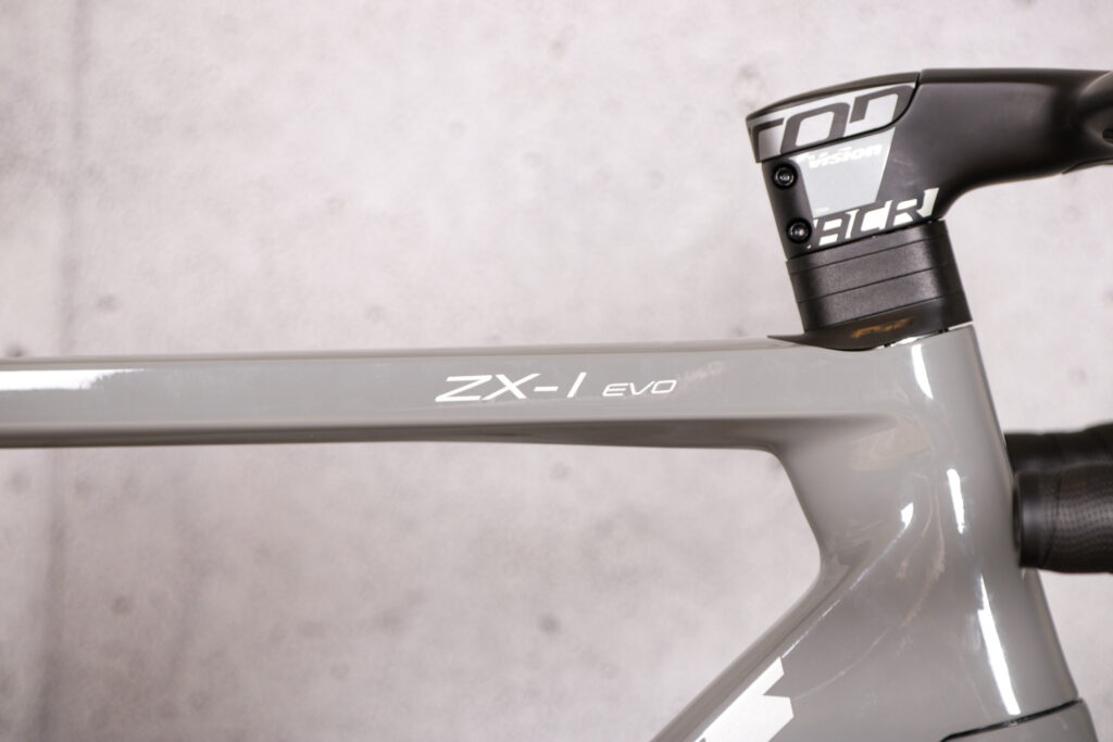 2021 Vitus ZX1 EVO CRS – top tube decal.jpg