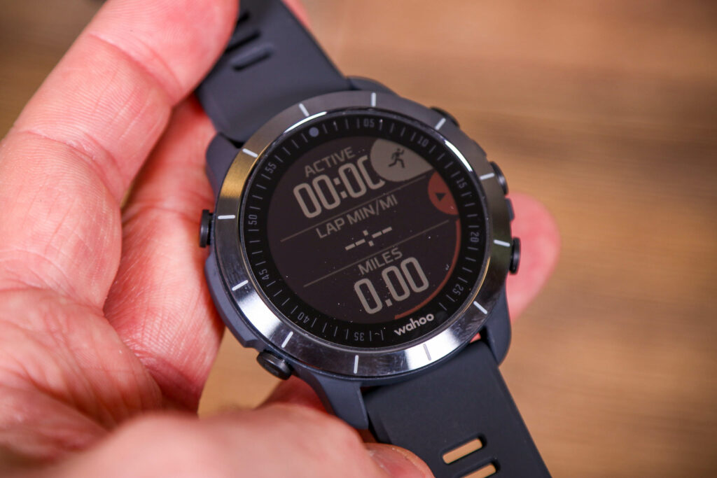 2021 Wahoo ELEMNT RIVAL Multisport Watch – face 2.jpg
