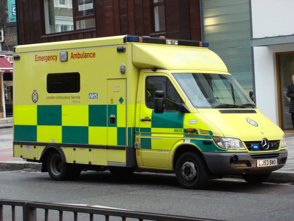 London Ambulance (via Oxyman on Wikimedia Commons under CC BY SA 3.0)