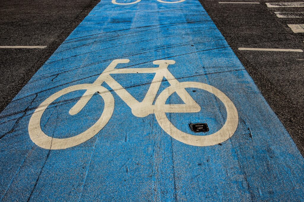 cycle-path-3881171_1920