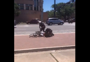 Texas cyclist tasered (via Twitter).PNG