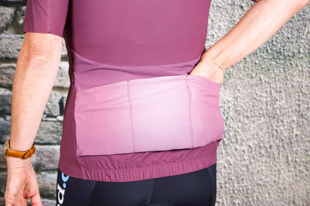 2020 7Mesh Skyline Jersey Womens – pockets 1.jpg