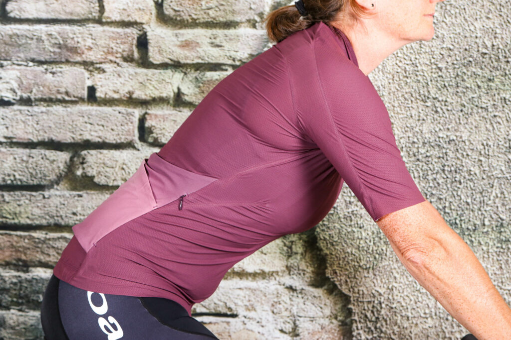 2020 7Mesh Skyline Jersey Womens – riding.jpg