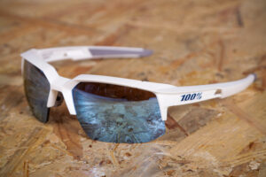 2021 100% Speedcoupe Matte White HiPER Blue Multilayer Mirror Lens glasses 2.jpg