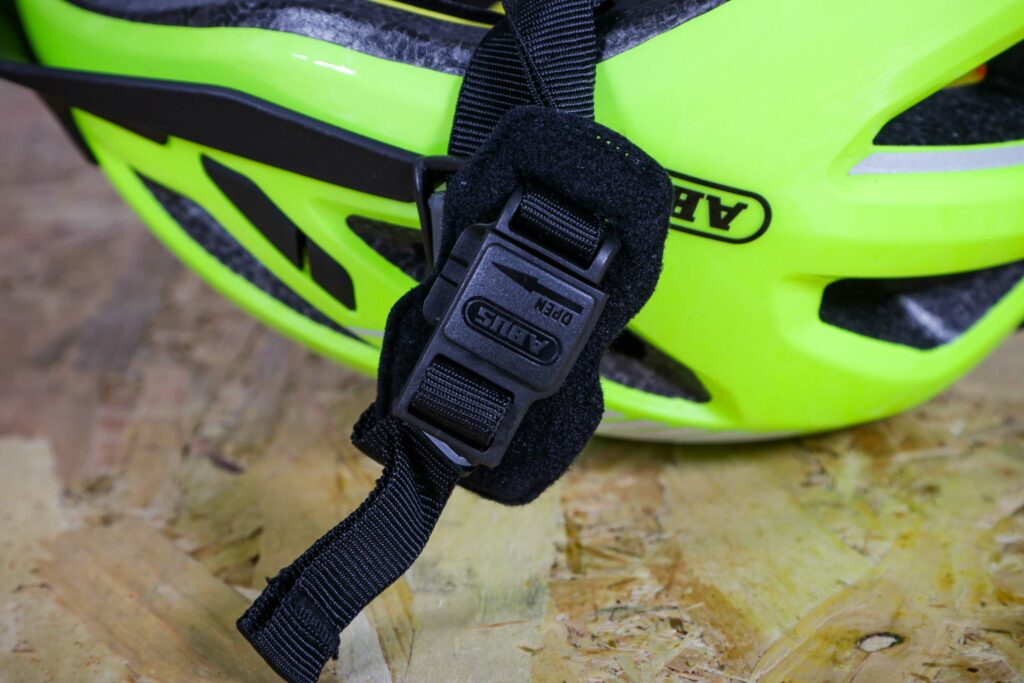 2021 Abus Urban-I 3.0 MIPS – clip.jpg