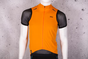 2021 dhb Aeron Rain Defence Gilet.jpg