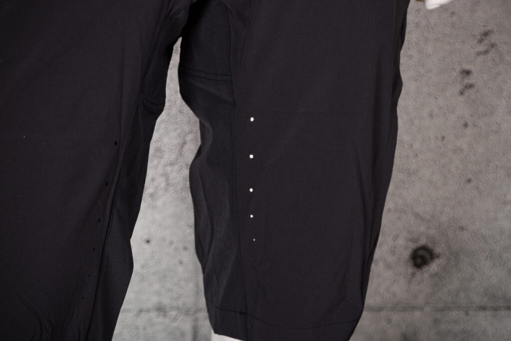 2021 Endura GV500 Foyle Shorts – vents.jpg