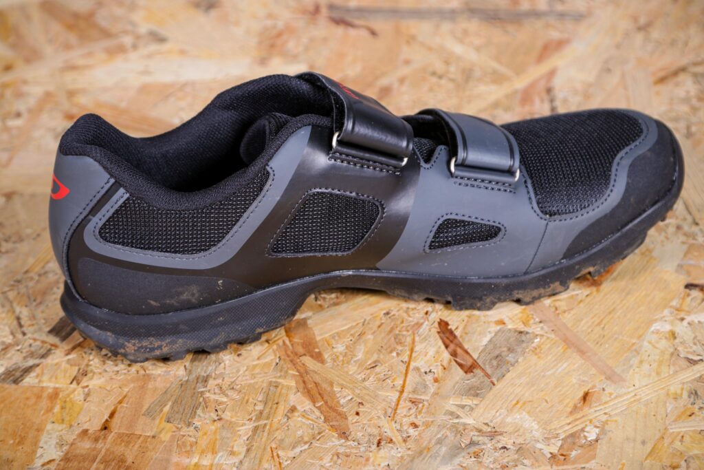 2021 Giro Berm Cover MTB Cycling Shoes – in step.jpg