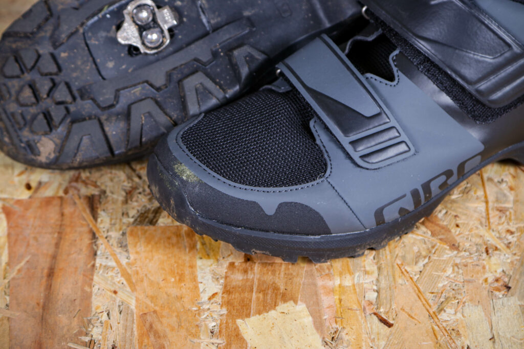 2021 Giro Berm Cover MTB Cycling Shoes – toe.jpg