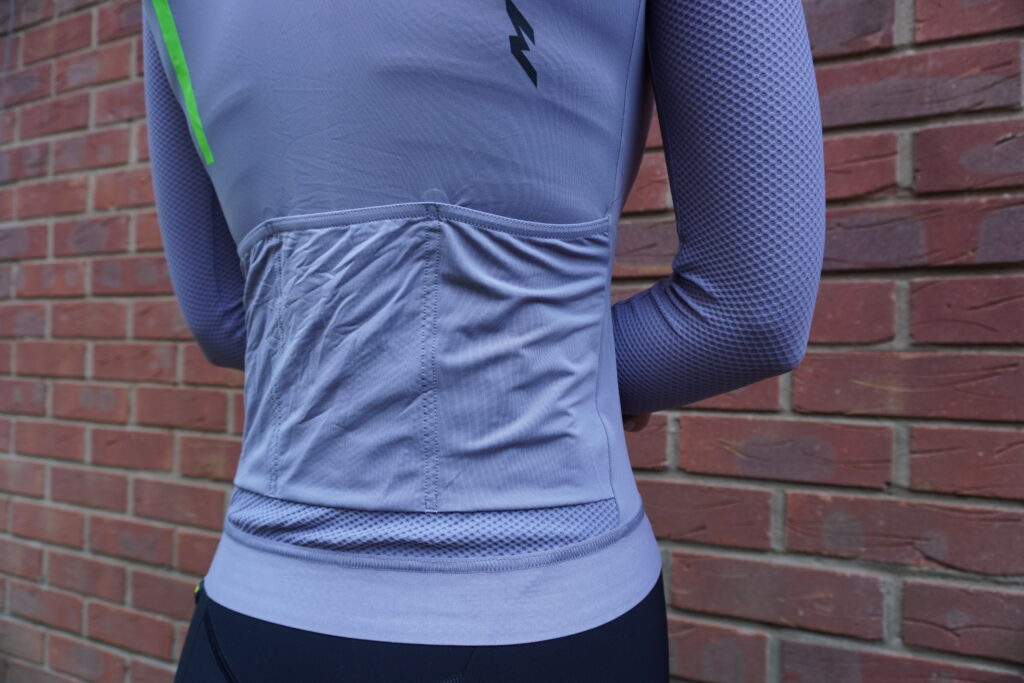 2021 MAAP Women’s Evade Pro Base Jersey pockets 2.JPG