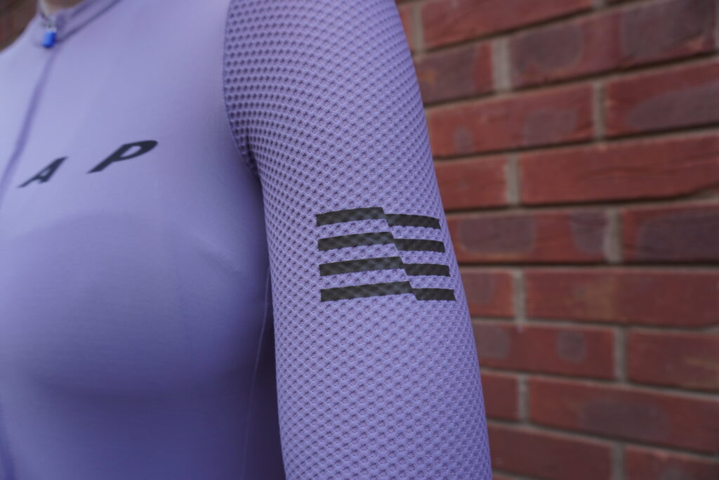 2021 MAAP Women’s Evade Pro Base Jersey sleeve.JPG