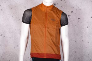 2021 Rapha Men's Explore Lightweight Gilet.jpg