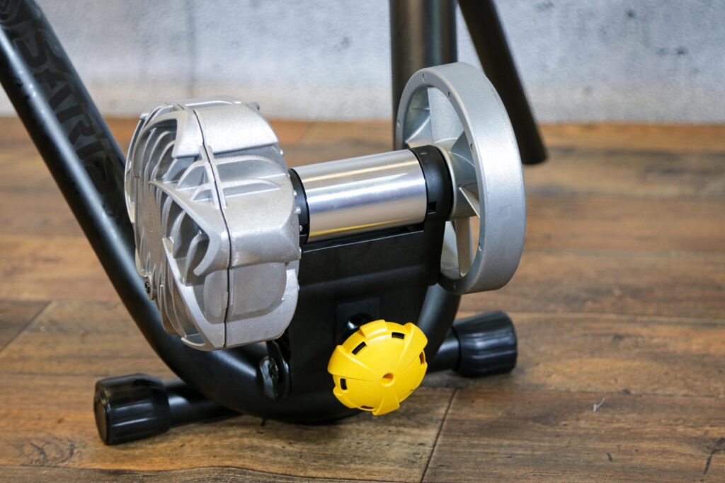 2021 Saris Fluid 2 Trainer – resistance unit 1.jpg