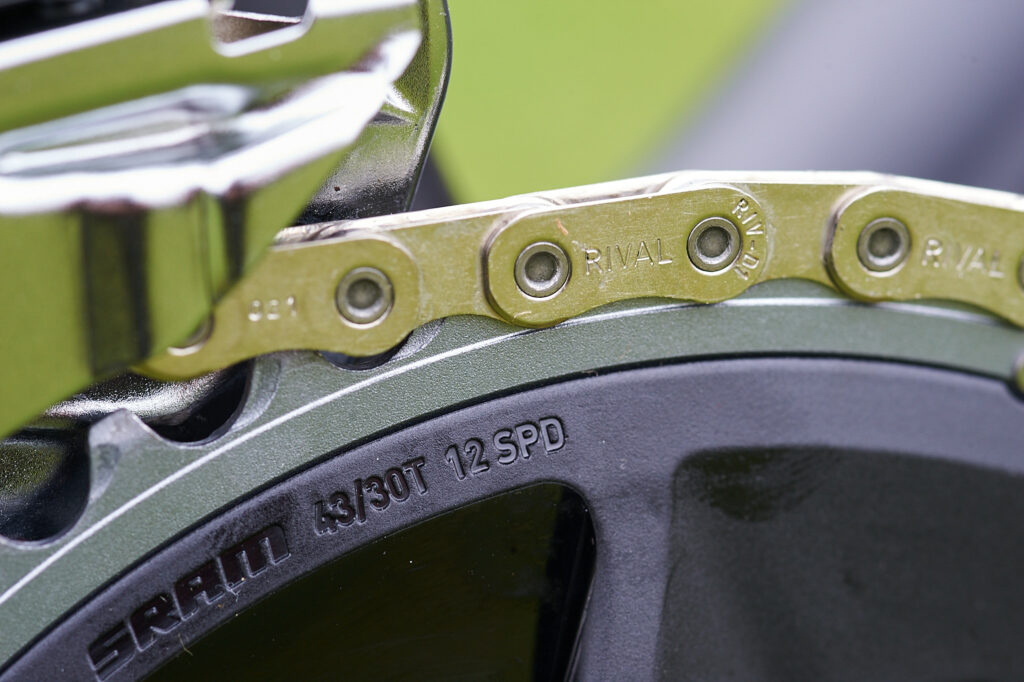 2021 SRAM Rival eTap AXS groupset – chain.jpg