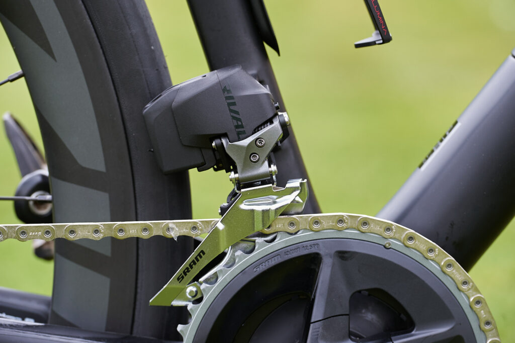 2021 SRAM Rival eTap AXS groupset – front mech.jpg